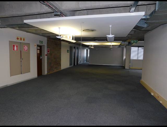 500M² OFFICE TO LET IN FERNDALE